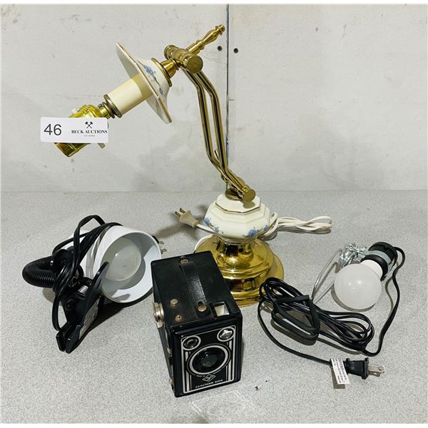 Lamp lot with box camera