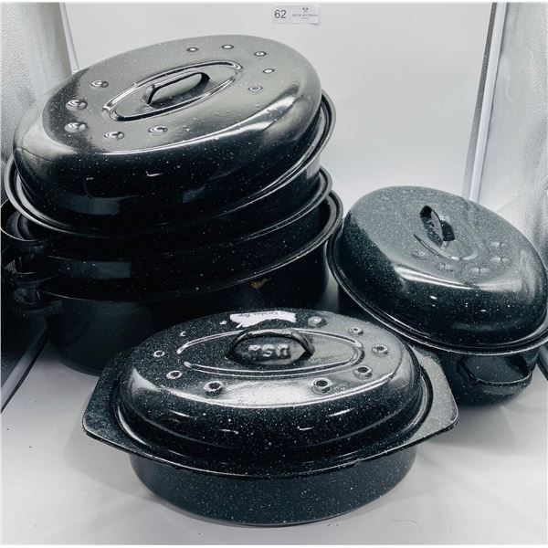 Lot of Granite ware roasting pans, graduated sizes