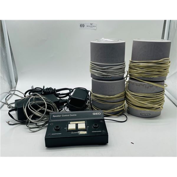 Speaker and accessories lot