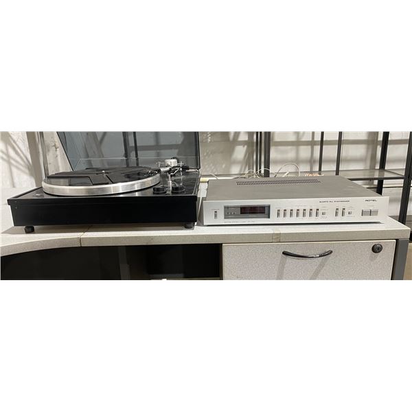 Sonab record player and Synthesizer lot