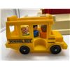 Image 4 : Vintage 1980s Fisher Price Little People School House #2550 Play Set