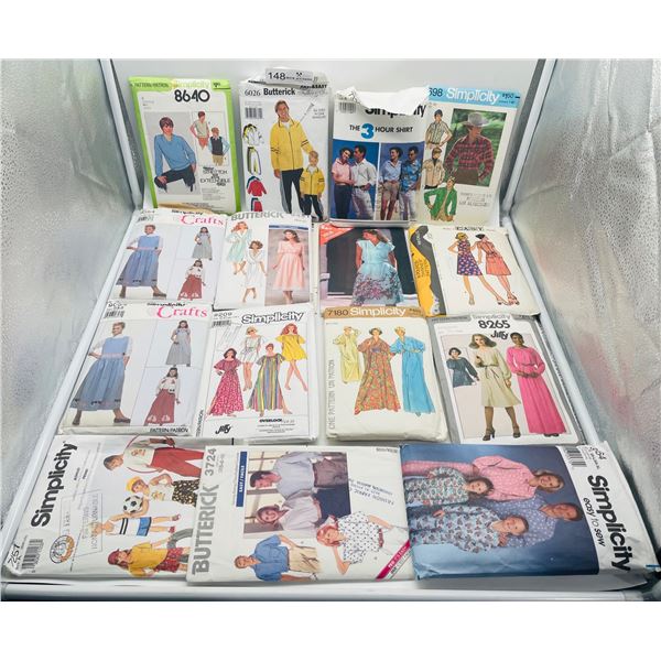 Lot of vintage sewing patterns, 15 pcs