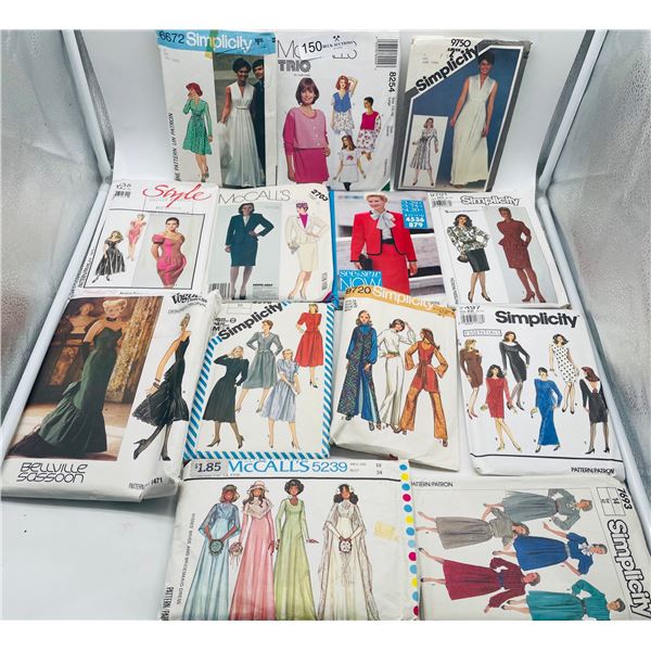 Lot of 70's and 80's ladies sewing patterns, 13 pcs