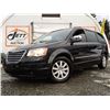 Image 2 : D1 --  2010 CHRYSLER TOWN & COUNTRY TOURING, Black, 242752 KM
