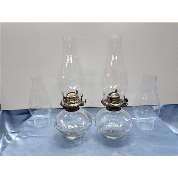 2 Oil Lamps With 2 Extra Flutes