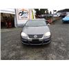 Image 5 : E5 --  2009 VW JETTA S, Grey, 165609 KM