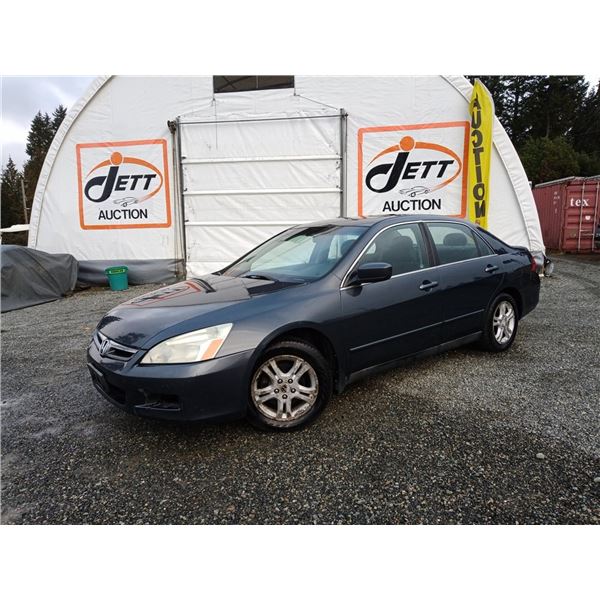 A9 --  2006 HONDA ACCORD SE , Grey, 367237 KM   "NO RESERVE"