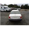 Image 18 : A11 --  1998 SATURN SL1, White, 212924 KM  "NO RESERVE"