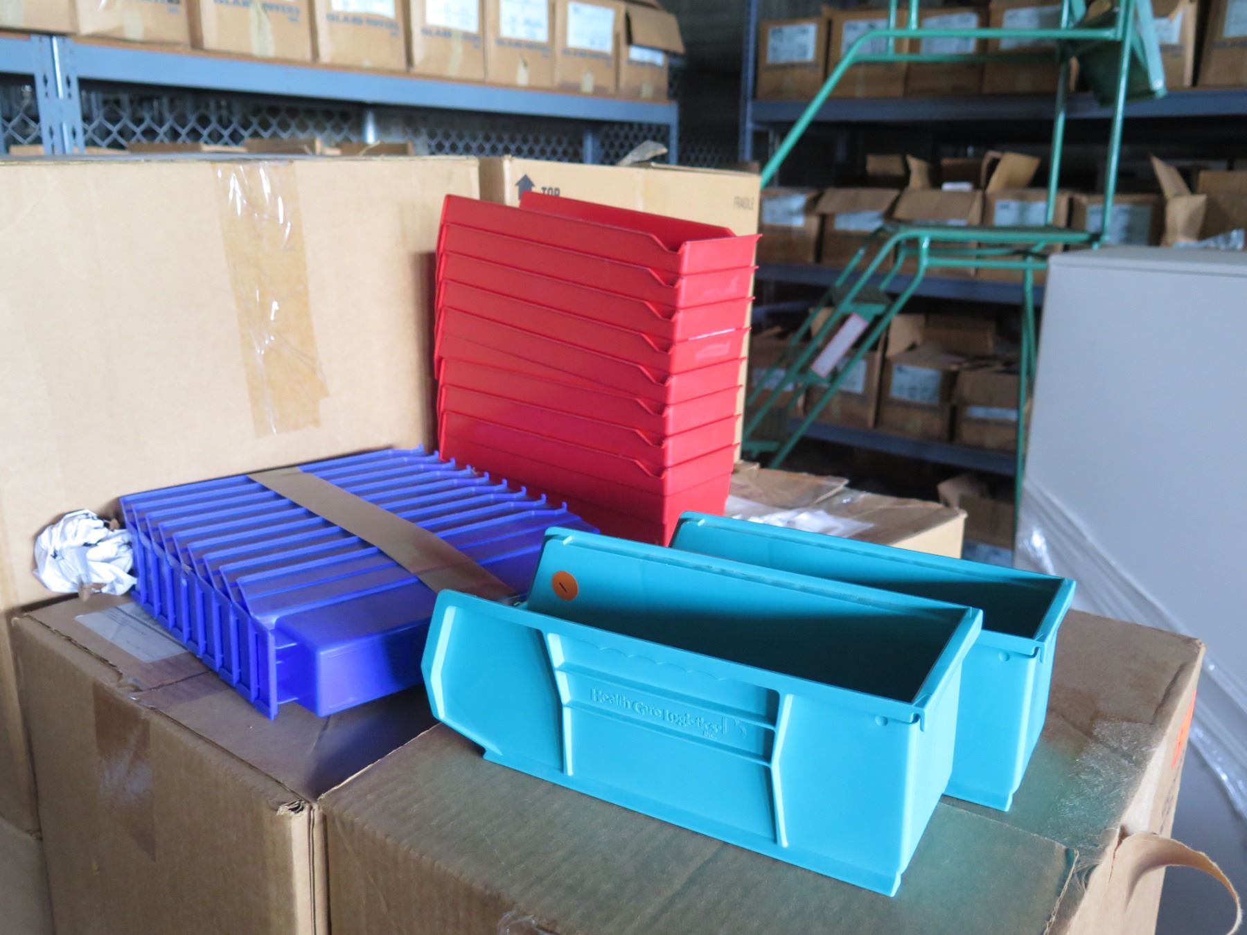 Pallet Multiple Boxes Cardinal Health Stacking Plastic Medical ...