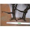Image 3 : *(2) Cast iron bench ends