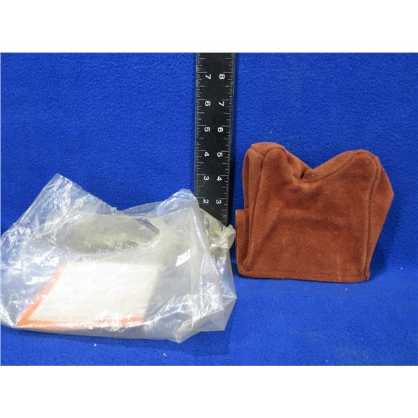 Hoppe's 9 Leather Front Rest Sand Bag - Appears Unused