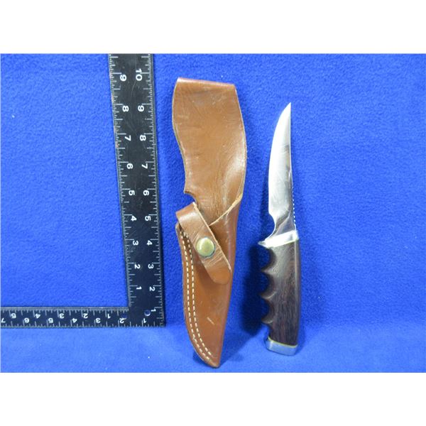 Gerber Model 450 Fixed Blade Knife with Sheath