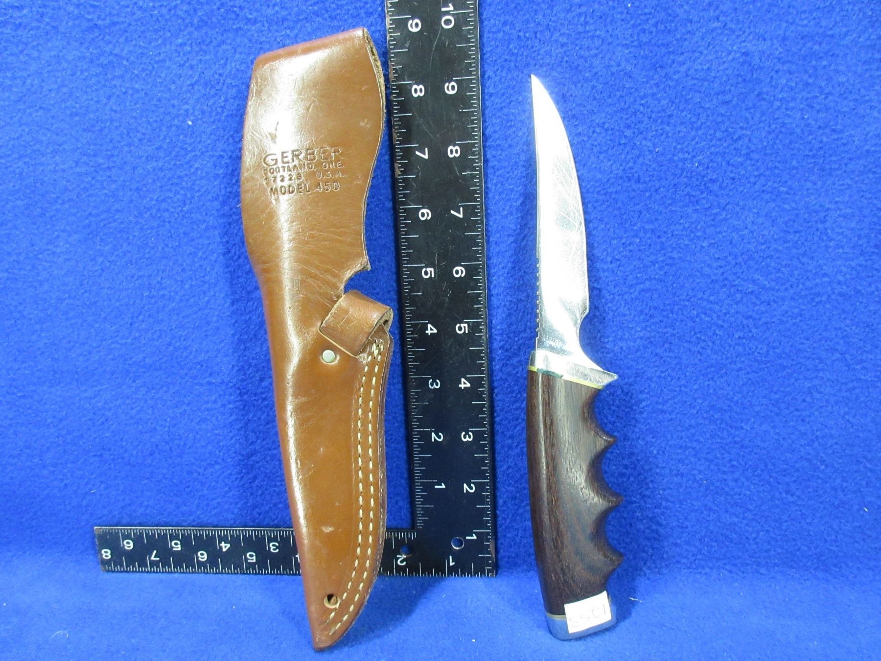 Gerber Model 450 Fixed Blade Knife with Sheath