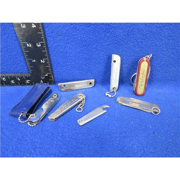 7 Miniature Folding Pocket Knives - 1 is Damaged