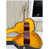 Image 12 : CONN ACOUSTIC GUITAR WITH CASE