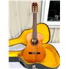 Image 9 : CONN ACOUSTIC GUITAR WITH CASE