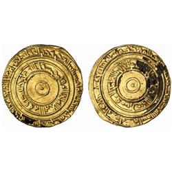 ISLAMIC. FATIMID. Al-‘Aziz, 365-386 AH. Dinar. AV 4.20 g. al-Mahdiya. 367h. Nicol 799. Album 703.…