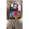 Image 2 : 2 BOXES OF CHRISTMAS DECOR, GIFT BAGS