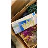 Image 8 : 2 BOXES OF CHRISTMAS DECOR, GIFT BAGS