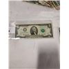 Image 2 : CANADIAN 1 DOLLAR BILL, US 2 DOLLAR BILL AND LOT OF NOVELTY COLLECTOR BILLS