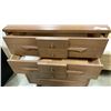 Image 2 : VINTAGE 4 DRAWER DRESSER