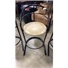 Image 2 : 3 METAL FRAME BAR STOOLS