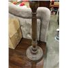 Image 2 : VINTAGE ASHTRAY ON STAND