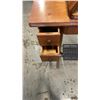 Image 2 : ANTIQUE TREADLE BASE SINGER SEWING MACHINE