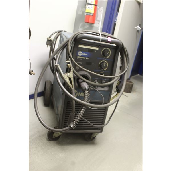 MILLER MILLERMATIC 251 MIG WELDER COMES WITH CART