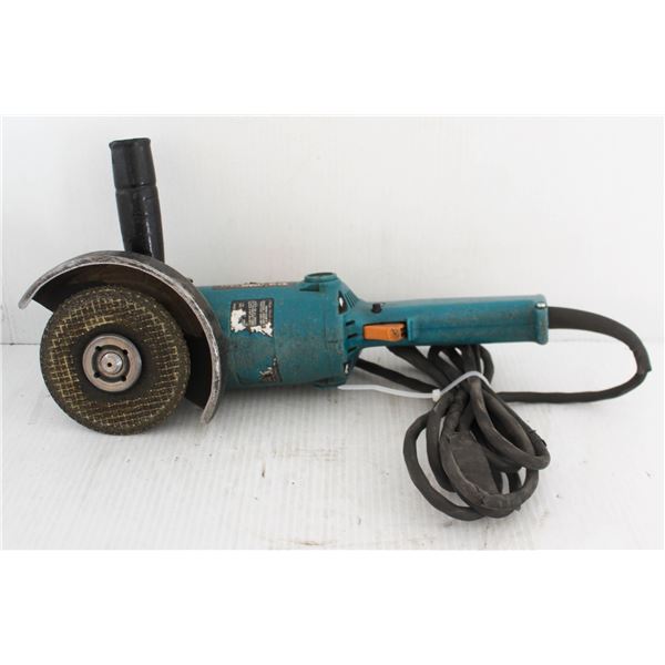 MAKITA 9005B 5" ANGLE GRINDER