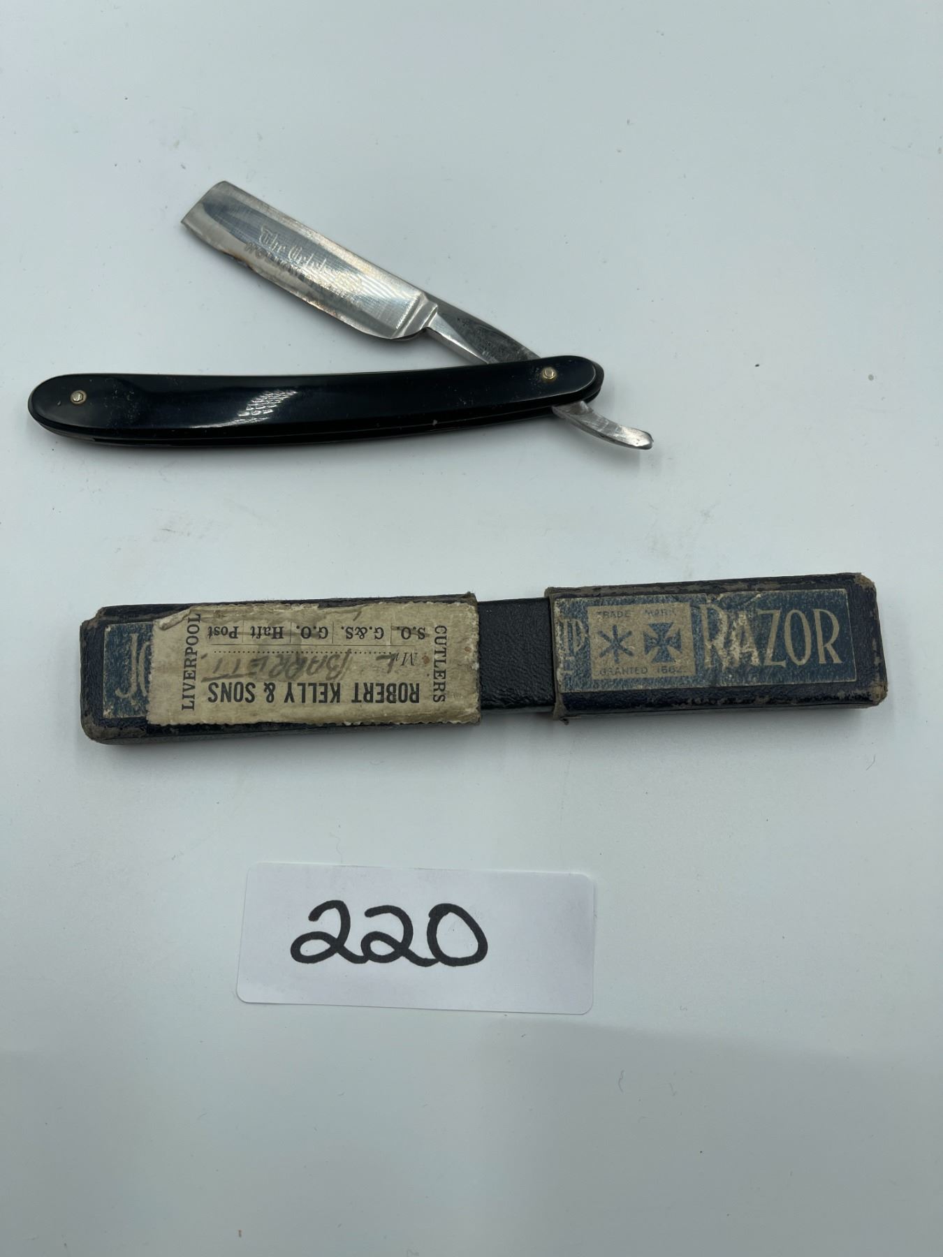 Robert Kelly & Sons Straight Razor - Beck Auctions Inc.