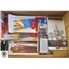 Image 1 : FLAT OF SPECIALTY BRUSHES AND SKETCHING PENCILS