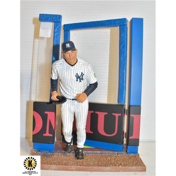 thumbnail image 2 of RARE 2010 Mariano Rivera New York Yankees Limited Edition Figurine Statue – 6" SGA Collectible 2 of 3