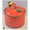 Image 1 : VINTAGE RED CHIPPY GAS CAN