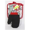 Image 1 : NEW PEANUTS OVEN MITT AND POT HOLDER SET