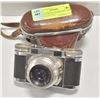 Image 1 : VINTAGE BRAUN PAXETTE CAMERA & LEATHER CASE