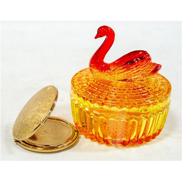 VINTAGE JEANETTE GLASS SWAN