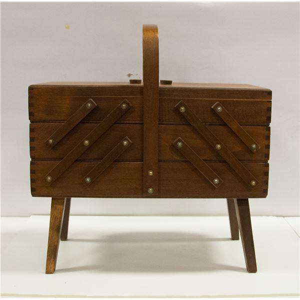 EXPANDABLE SEWING BOX