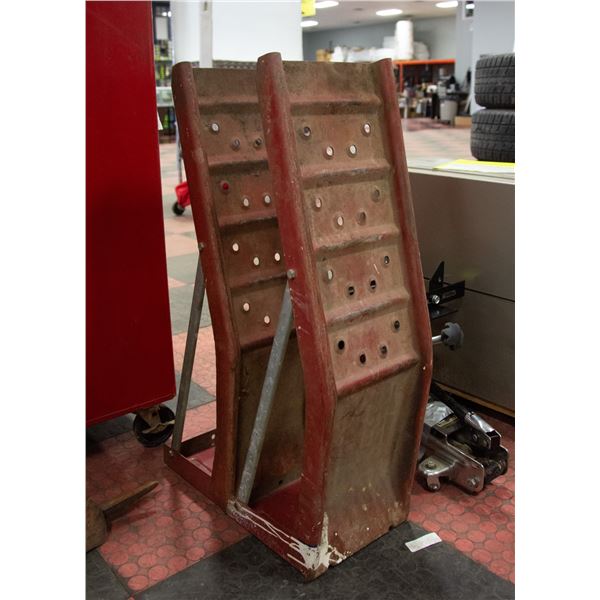 PAIR OF AUTO RAMPS