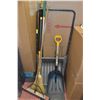 Image 1 : SNOW SHOVEL/SNOW THROWER ASSORTED LOT