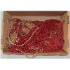 Image 1 : BOX WITH LOTS OF BEADED GARLAND