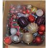 Image 1 : LARGE BOX OF COLORFUL TREE GARLAND