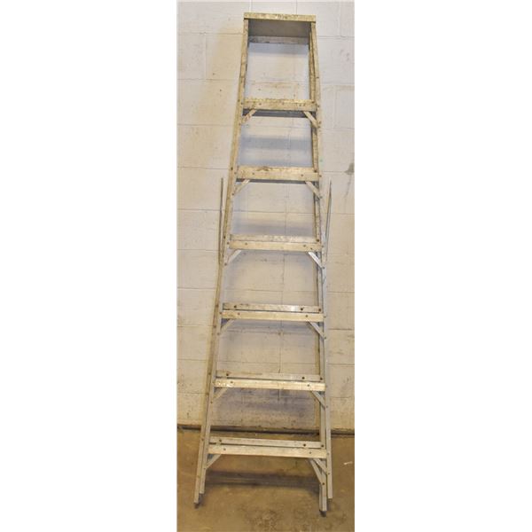 6FT ALUMINUM LADDER