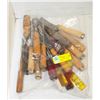 Image 1 : LOT OF 18 CHISELS VARIOUS MAKERS/SIZES