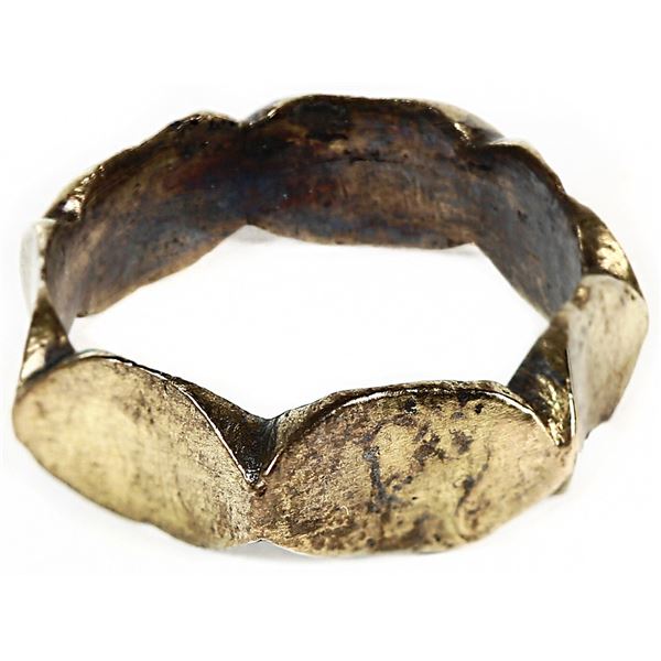 Seven-sided gold ring, size 3, approx. 13.34K, ex-1715 Fleet. - Daniel ...