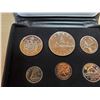 Image 2 : 1972 RCM 7 COIN SET IN ORIG. CASE + CARDBOARD BOX