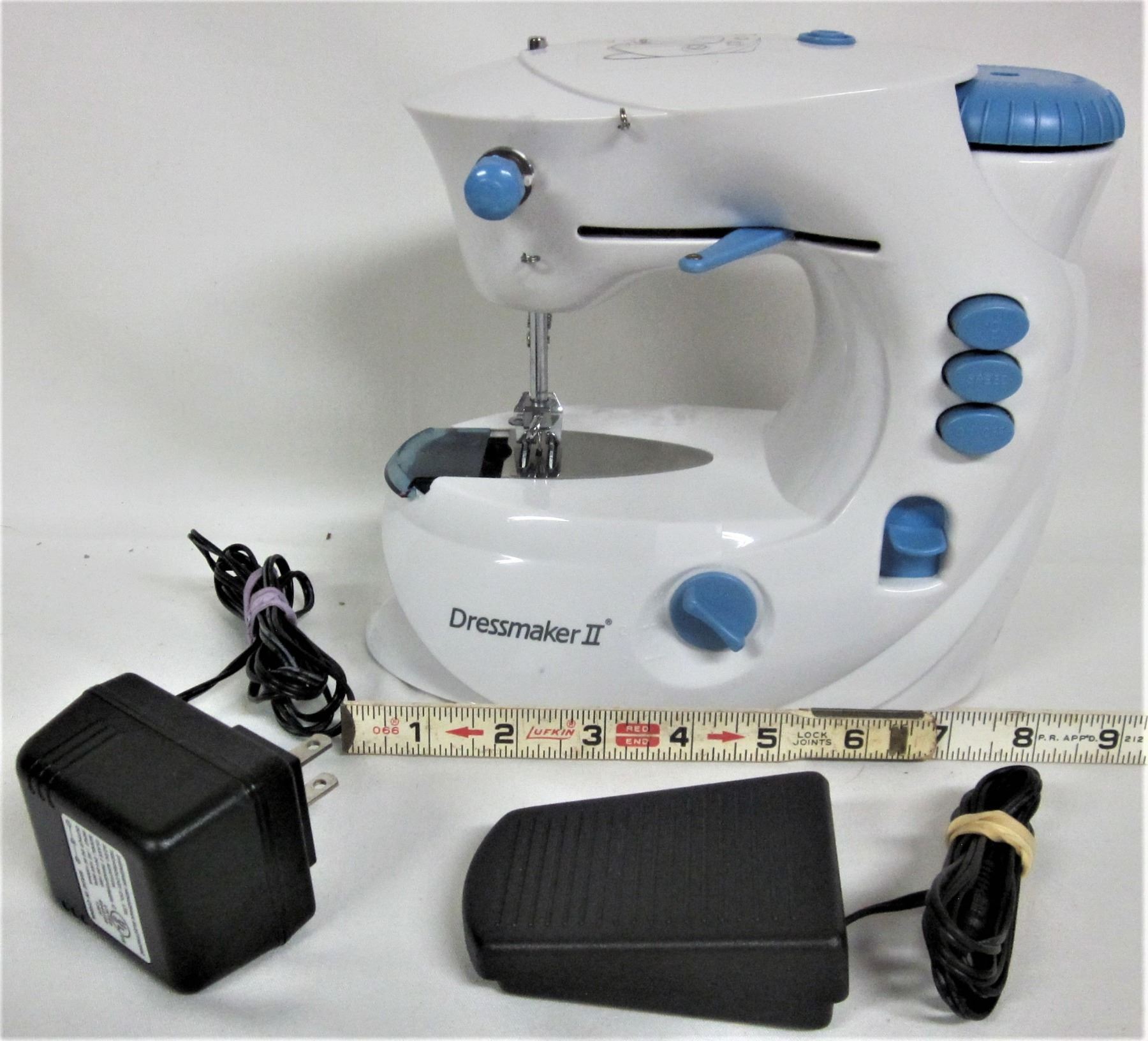 Dressmaker Machine Dressmaker II Mini Sewing Machine/Attachments