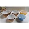 Image 1 : Set of 5 Pyrex Bowls