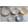 Image 2 : Set of 5 Pyrex Bowls