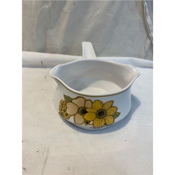 Bay rest gravy boat